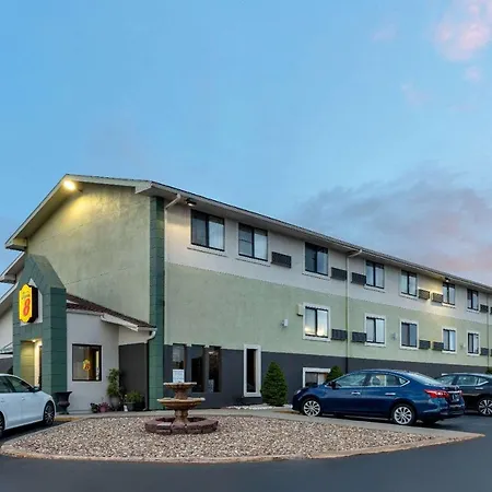Super 8 By Wyndham Kansas City At Barry Road/Airport